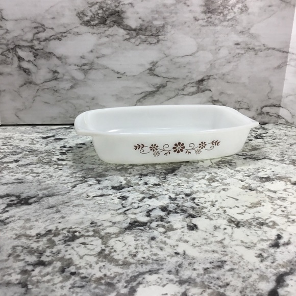 Vintage Dynaware Pyr-o-rey Casserole Dish - Picture 2 of 11